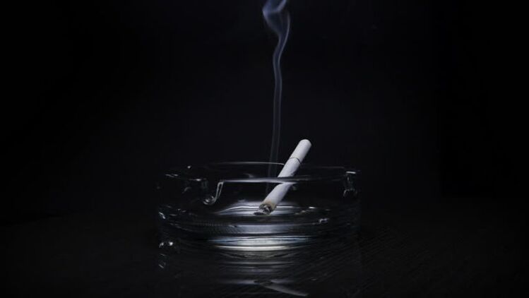 cigarro e fumar mentres xaxún