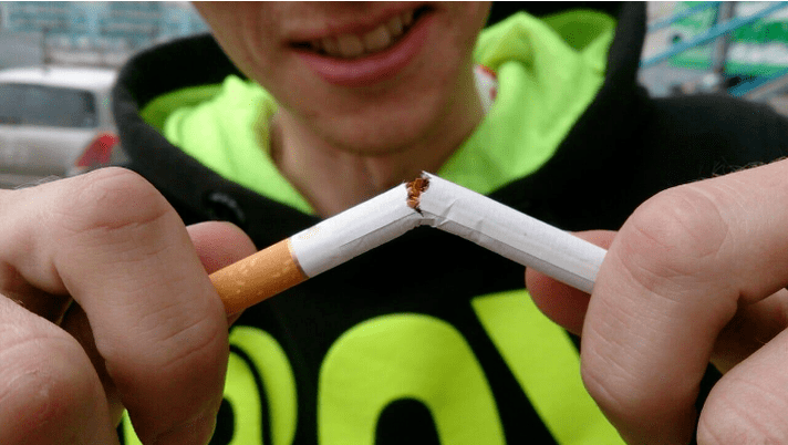 Un forte fume de cesamento